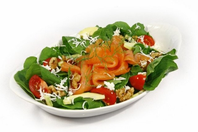 Chapelle / Tepebaşı Tel: (212 244 98 30) (Somon füme salatası / yanında ne içilir?:  Chardonnay)