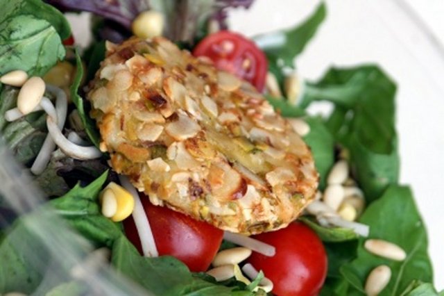 Go Mongo / Suadiye Park Tel: (216 410 32 23) (Göçebe salatası / yanında ne içilir?: DLC Shiraz.)