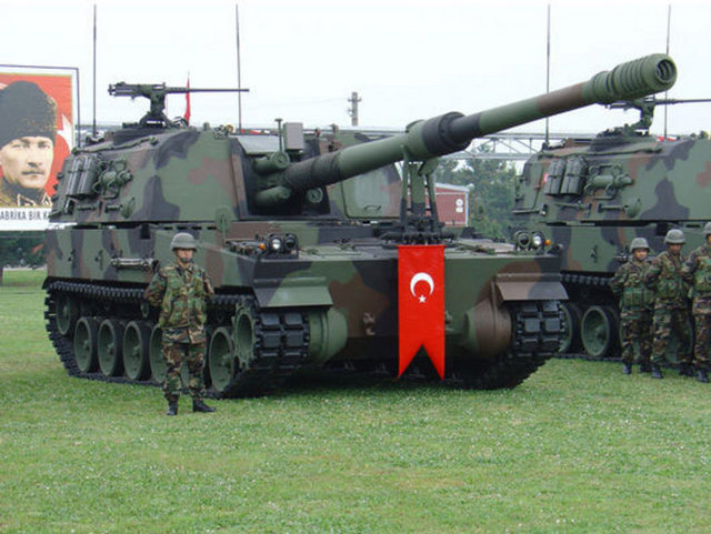 1 dakika içinde 6 top atışı gerçekleştirebilen Fırtına, atış görevinin tamamlanmasının ardından 30 saniye içinde mevzi değiştirebiliyor ve böylece düşmanın karşı ateşine maruz kalma riskini minimum düzeye indiriyor.