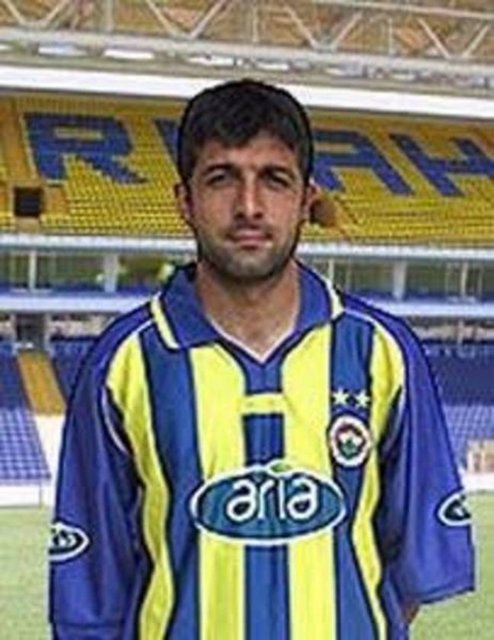 Bunlar arasında son 20 yılda iki takımda da oynayan futbolcular şöyle: Adem İbrahimoğlu, Ali Kemal Denizci, Engin İpekoğlu, Tayfur Havutçu, Feyyaz Uçar, Saffet Sancaklı, Sergen Yalçın, Oktay Derelioğlu, Alpay Özalan, Ahmet Yıldırım, Emre Aşık, Ali Güneş, Tayfun Korkut