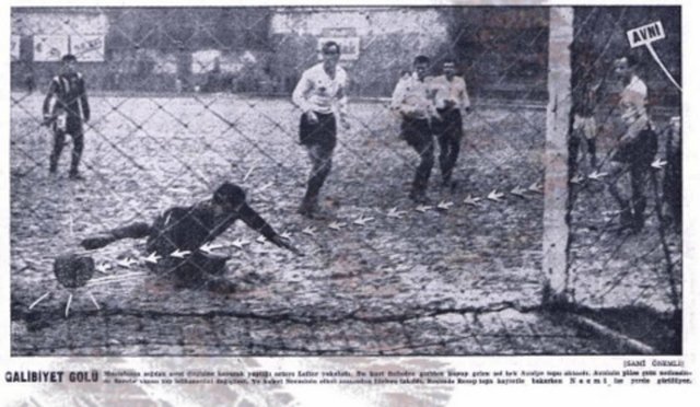 (İLK LİG MAÇI) Fenerbahçe ile Beşiktaş, profesyonel lig tarihindeki ilk karşılaşmalarını 18 Mart 1959 tarihinde yaptı. İnönü Stadı'ndaki ilk lig maçını Fenerbahçe 1-0 kazandı.