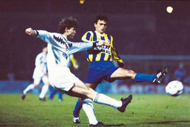 (KENDİ KALESİNE GOL ATANLAR) Fenerbahçe-Beşiktaş maçlarında bazı oyuncular kendi kalelerine gol atma şanssızlığını yaşadı.