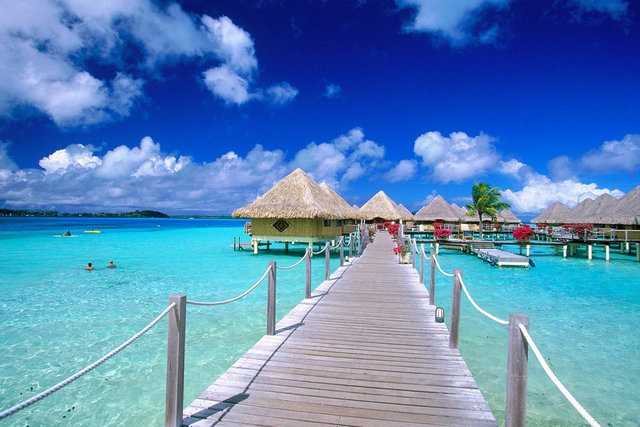 10-Turistler yetkili noktalara başvurarak 3 aya kadar uzatabiliyor. Geçici vize ücretsiz, uzatmalar ise 45 Sterlin. -