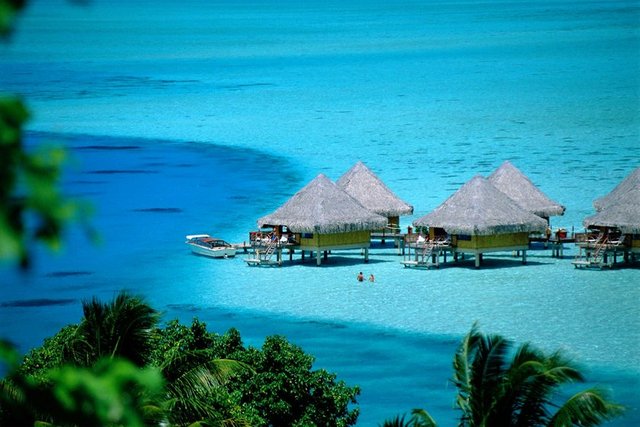 - 11-Gitmeden önce otel şart çünkü çok rağbet gören tatil cenneti olan Maldivler'de yer bulamamak mümkün.