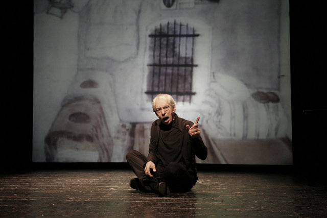 13 Ekim Cumartesi, ODTÜ Kültür ve Kongre Merkezi Kemal Kurdaş Salonu'nda; saat 20.30'da, uyarlayan - yöneten - oynayan Genco Erkal, müzik Fazıl Say, giysi tasarımı Özlem Kaya'nın üstlendiği "Kerem Gibi". Giriş: 45, 30 TL. Tel: (216 556 98 00) -  - 13 Ekim Cumartesi, ODTÜ Kültür ve Kongre Merkezi Kemal Kurdaş Salonu'nda; saat 20.30'da, uyarlayan - yöneten - oynayan Genco Erkal, müzik Fazıl Say, giysi tasarımı Özlem Kaya'nın üstlendiği "Kerem Gibi". Giriş: 45, 30 TL. Tel: (216 556 98 00)