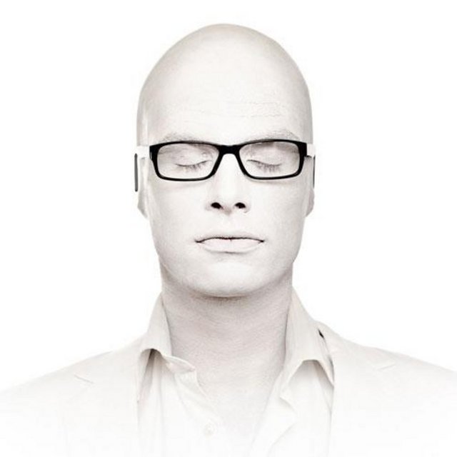 13 Ekim Cumartesi, Ataköy Atletizm Arena'da; saat 21.45'te, MC Gee'nin ev sahipliğinde, house müziğin dev DJ'leri, Mr. White, Dennis Ferrer, Fedde le Grand & Deniz Koyu, Sunnery James & Ryan Marciano, Daniel Sanchez & Juan Sanchez Sensation için sahnede. Giriş: Standart bilet 205 TL. Tel: (216 556 98 00)