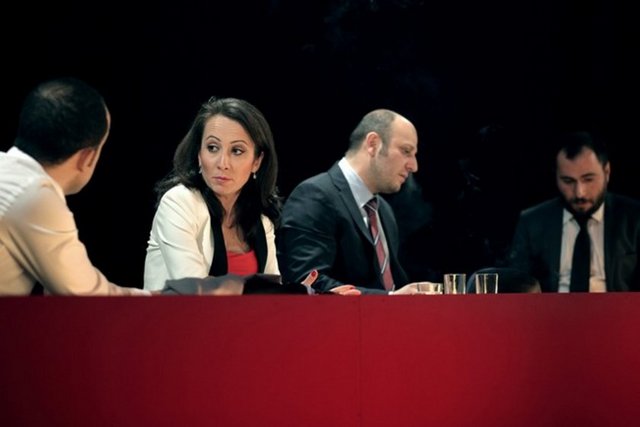 12 Ekim Cuma, Çevre Tiyatrosu'nda; saat 20.30'da, Jordi Galceran'ın yazdığı, Zerrin Yanıkkaya'nın dilimize çevirdiği, Serkan Keskin'in yönettiği, Sarp Aydınoğlu, Sezin Bozacı, Sekan Keskin ve Mustafa Kırantepe'nin rol aldığı "Metot". (Oyun, 13 Ekim, saat 20.30'da da sahnelenecek.) Giriş: 34, 24 TL. Tel: (212 585 59 35)