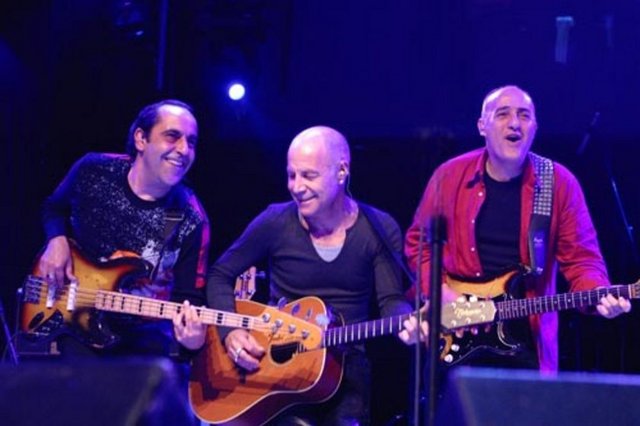 12 Ekim Cuma, İstanbul Jolly Joker'de; saat 22.00'den sonra MFÖ. Giriş: 79 TL. Tel: (212 249 07 49)