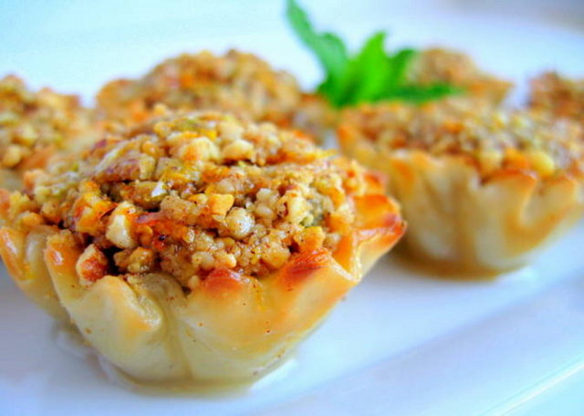 Galata Muhallebicisi / Tel: (212 224 11 22) 1879'da Galata semtinde kurulan ilk dükkândan adını alan muhallebici, Nişantaşı ve 212 AVM'deki şubeleriyle de müşterilerine ulaşıyor.