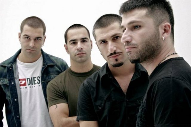 12 Ekim Cuma, İzmir Noxx Stage'de; saat 20.30'dan sonra Redd. Giriş: 34, 29 TL. Tel: (0532 273 00 64)