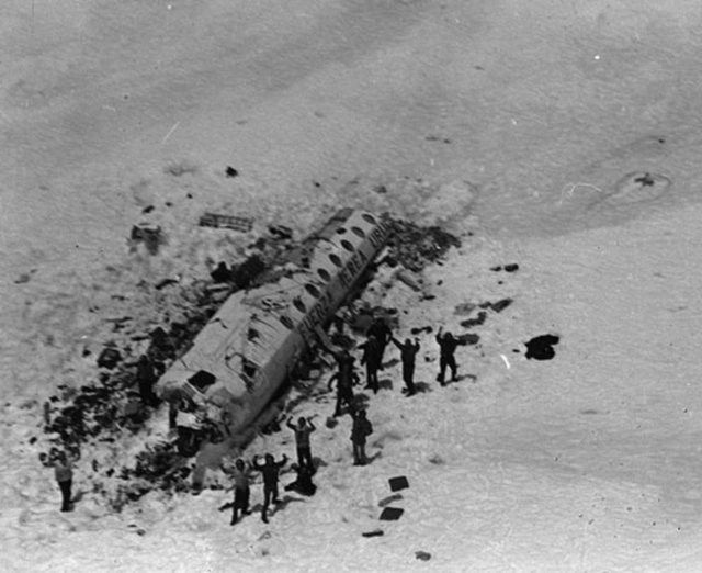 Uruguay'ın başkenti Montevideo'da yaşayan, evli ve üç çocuğu olan 59  yaşındaki Canessa, kazanın 40'ıncı yıldönümünde yaşananları anlattı.  Kaza sırasında 19 yaşında bir tıp öğrencisi olan Canessa şunları  söyledi: