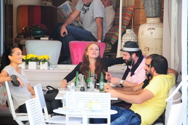 Naz Elmas Celal ile Ceren filminde Şahan Gökbakar ile rol alan Timur Kunt'la Bebek'teydi