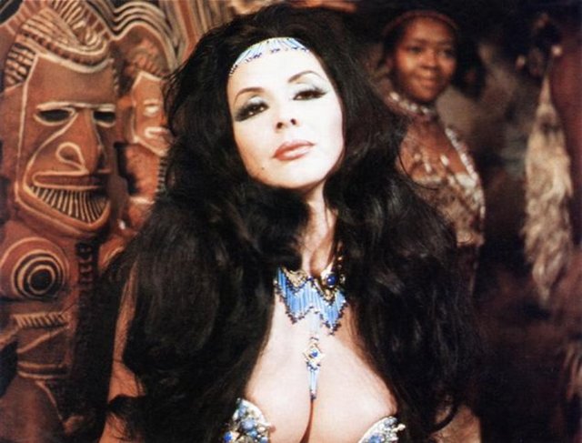 - Arjantin'in 1960'lı yıllarının soft porno yıldızı ve eski güzellik kraliçesi Isabel Sarli, ülkenin ulusal kültürünün temsilcisi olarak görev yapacak