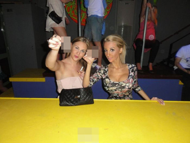 Nilson, kendisini İsveç'in Facebook güzeli olarak ilan ediyor.