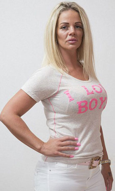 News Dog'da yer alan habere göre, Georgia'nın şimdilerde 20 yaşında olan kızı Kayla, 17 yaşında hayatını değiştirecek bir karar aldı.