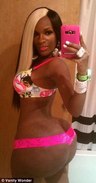 Vanity Wonder, daha sonra yasadışı kozmetik işlemlerle ilgili kitap yazmaya karar verdi.