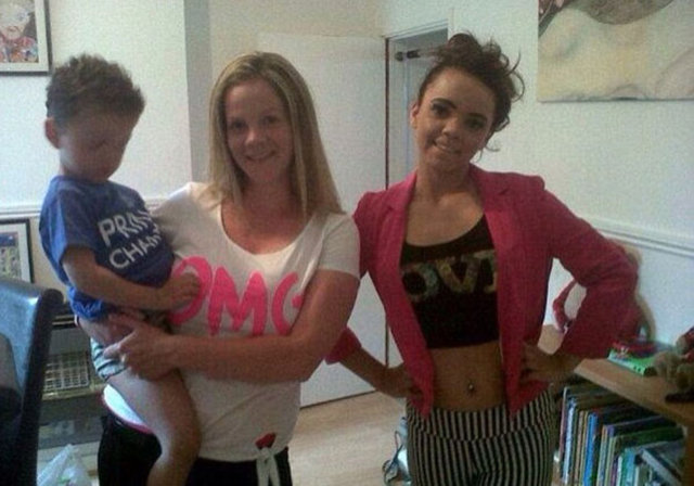 Georgia geldikleri noktayla ilgili olarak şu yorumu yapıyor; "Yıllarca Kayla'nın benim kızım olduğuna kimse inanamıyordu. Ancak şimdi herkes bizi ikiz zannediyor.