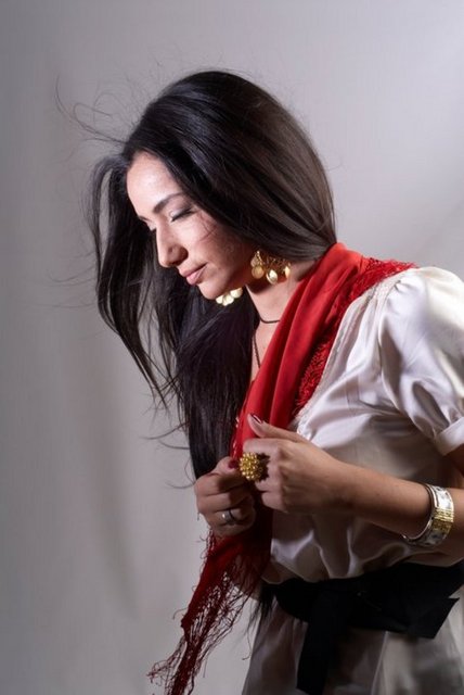 19 Ekim Cuma, İstanbul Dada'da; saat 22.00'den sonra Öykü Gürman. Giriş: 45 TL. Tel: (212 245 12 12)