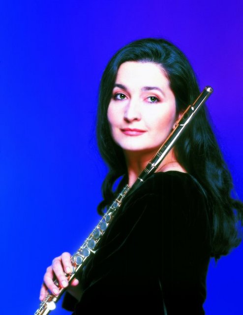 19 Ekim Cuma, MEB Şura Salonu'nda; saat 20.00'de, Selanik Festival Orkestrası-Şefika Kutluer. (3. Uluslararası Şefika Kutluer Festivali: "Doğu Batı ile Buluşuyor") Giriş: 33, 23 TL. Tel: (312 413 14 52)