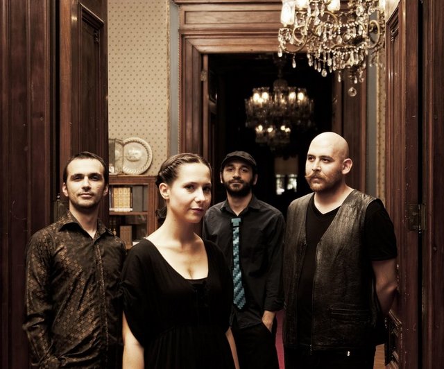 19 Ekim Cuma, Akbank Sanat'ta; saat 19.00'da, "Akbank Caz Festivali" kapsamında, 2006'da, Eray Düzgünsoy ve Fakih Kademoğlu tarafından oluşturulan topluluk Yakaza Ensemble. Giriş: 22, 12 TL. Tel: (212 252 35 00)