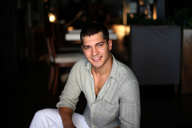 ÇAĞATAY ULUSOY: Adını Feriha Koydum dizisi devam kararı alınca Emir, Feriha'sız kaldı. Dizinin adı Emir'in Yolu olarak değiştirildi. Çağatay Ulusoy'un omuzlarına da çok ciddi bir sorumluluk yüklendi.