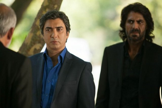 Öyle ki, hem özeti hem de yeni bölümüyle pek çok yeni başlayan diziyi yerle bir etti. Haftalık dizi reyting cetvelinde, koca Sultan Süleyman'ı bile ge çti. 10'uncu yılında, sorarım size bu istikrar, bu başarı az şey mi?