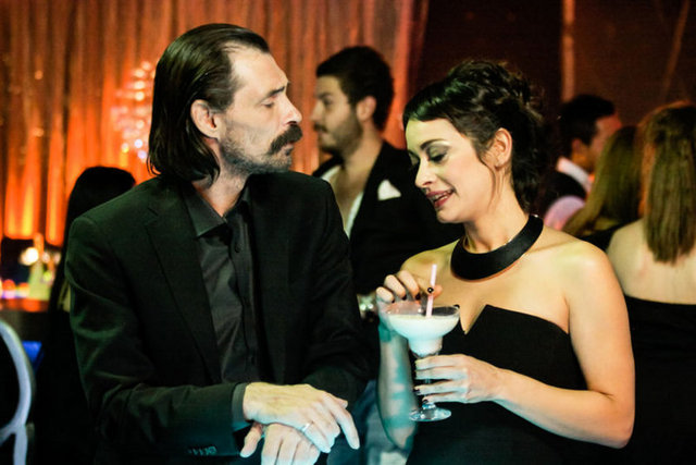 Yakında Harun'un bu sorunu yüzünden Haydar Dümen'i de dizide konuk oyuncu olarak görürseniz hiç şaşırmayın. Bu ve benzeri birçok cesur konuyu işlemekten çekinmeyen Behzat Ç.'nin finali, önümüzdeki haziran ayında yapılacak.