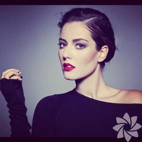 Pelin Akil- Suskunlar