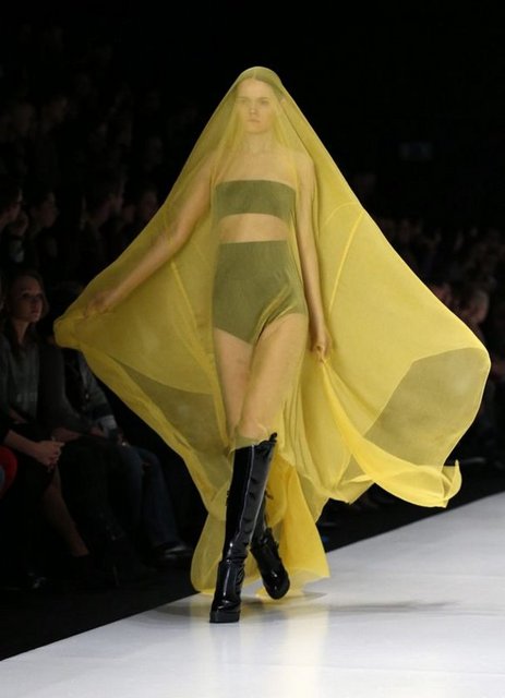 MOSKOVA MODA HAFTASINDAN ÇARPICI KARELER