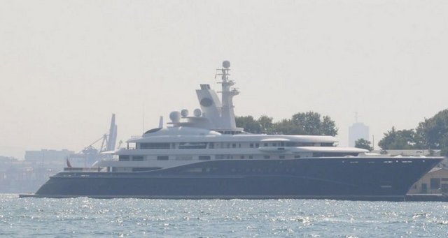 Katar Emiri Şeyh Hamid Bin Halife Al Thani'nin yatı Al Mirqab