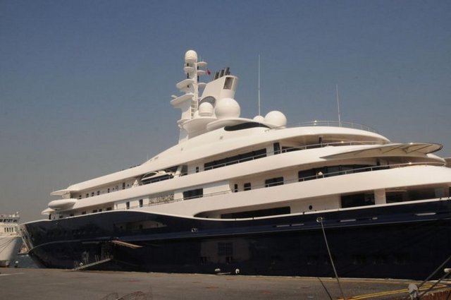 Katar Emiri Şeyh Hamid Bin Halife Al Thani'nin yatı Al Mirqab