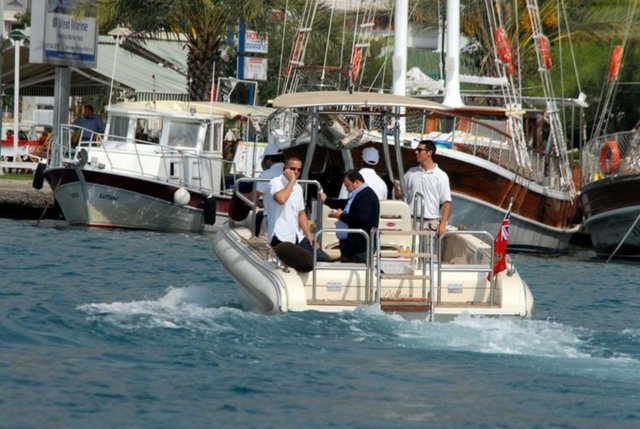 Rusya'nın en zengini milyarder iş adamı Alisher Usmanov'un bu yıl 110 metrelik 'Dilbar' adlı yatıyla bir hafta boyunca Göcek koylarını turladı.