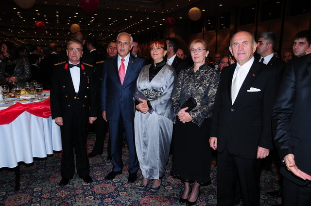 YALÇIN ATAMAN,HÜSEYİN AVNİ - GÜL MUTLU,FİLİZ ATAMAN,KADİR TOPBAŞ 