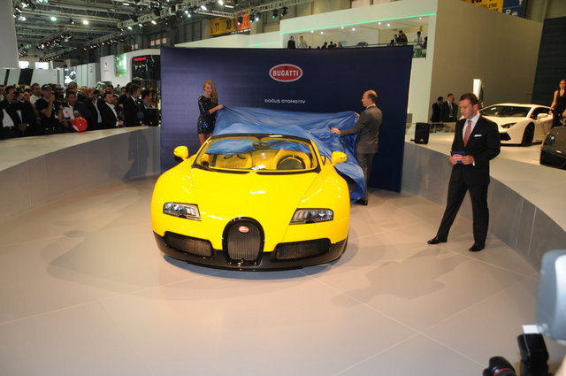 4.3 MİLYON EURO'LUK BUGATTI OTOMOBİL 