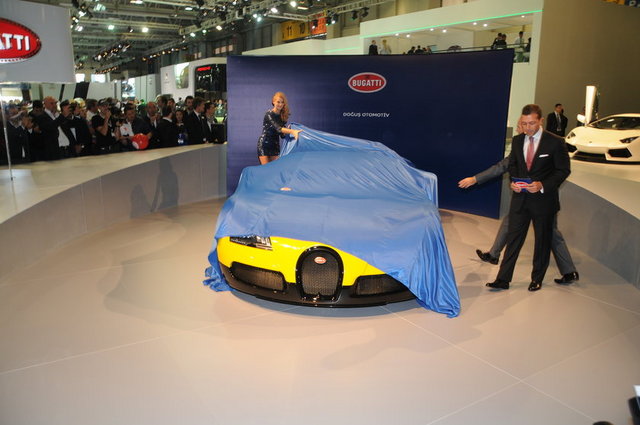 4.3 MİLYON EURO'LUK BUGATTI OTOMOBİL 