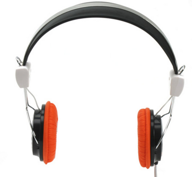 YÜKSEK SESLE MÜZİK DİNLEMEKTEN -  - Isaiah Otieno eğer arkadaşının bağrışlarını ya da helikopter kazasının  seslerini duymuş olsaydı kurtulabilirdi. Ne yazık ki yüksek sesle müzik dinleyen Otieno pilot yüzünden hayatını kaybetti.