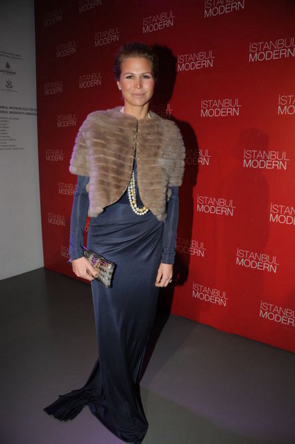 TANSA EKŞİOĞLU