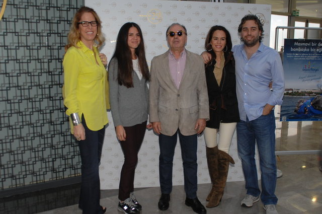 ZEYNEP FADILLIOĞLU, ASLI BEHLİL, METİN FADILLIOĞLU, SELİN FADILLIOĞLU TARA, EMİR BEHLİL