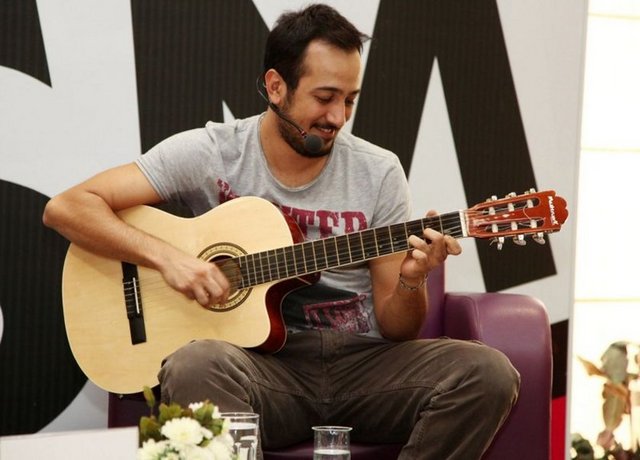 Sarp Apak - Dokuz Eylül Üniversitesi Güzel Sanatlar Fakültesi Oyunculuk Bölümünü