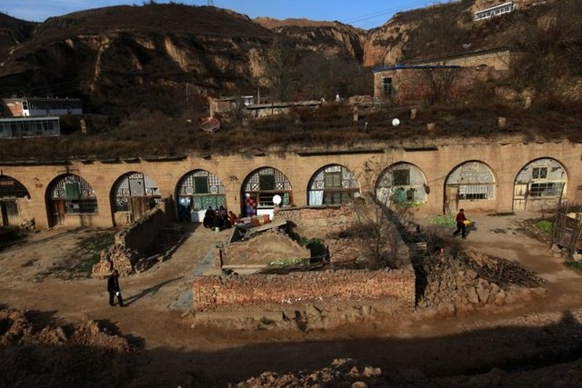 ÇİN'DE MAĞARADA YAŞAM