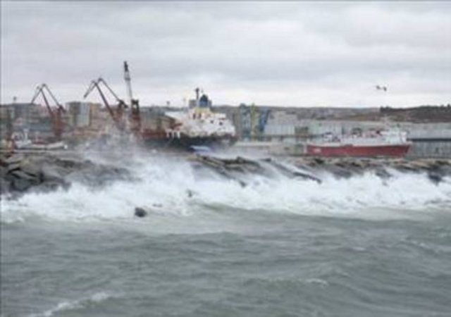 Florida'da bir balıkçı şiddetli fırtınada öldü. Ailesi, hava durumu yorumu doğru çıkmadığı gerekçesiyle bir TV kanalından 10 milyon dolar tazminat istedi. Dava geri çevrildi.