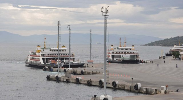 Arabalı vapurlar kullanılabilir.