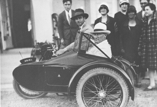 Efendiler biz hayat ve istiklal isteyen bir milletiz. Ve yalnız ve ancak bunun için hayatimizi yok etmeyi göze alırız