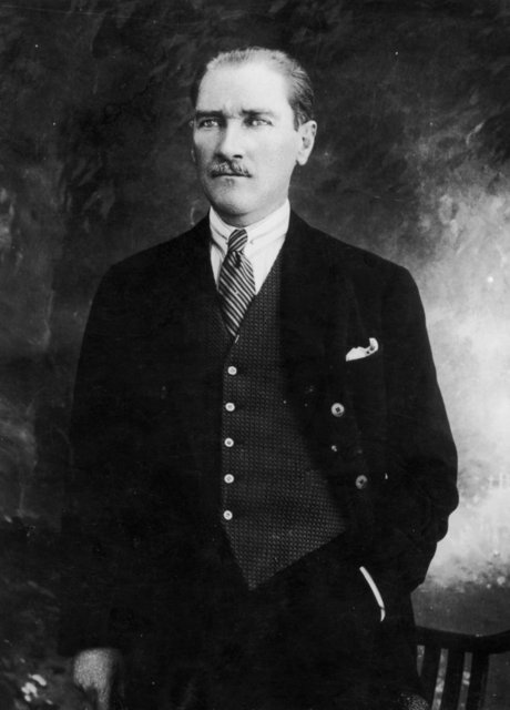 Türk milletinin karakter ve adetlerine en uygun olan idare, cumhuriyet idaresidir