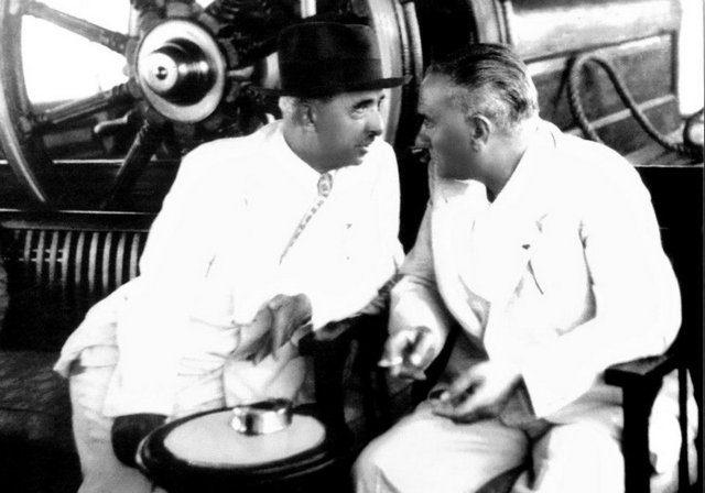 HAPI YUTARDI -  - Atatürk Galatasaray Lisesi'nde öğrencilerden birine sordu: - -Nil olmasaydı, Mısır ne olurdu? - Öğrenci,çabuk yanıt vermek için boş bulunup: - -Hapı yutardı...dedi. - Bu yanıt Atatürk'ün hoşuna gitti.Öğrenciye on numara verdi.