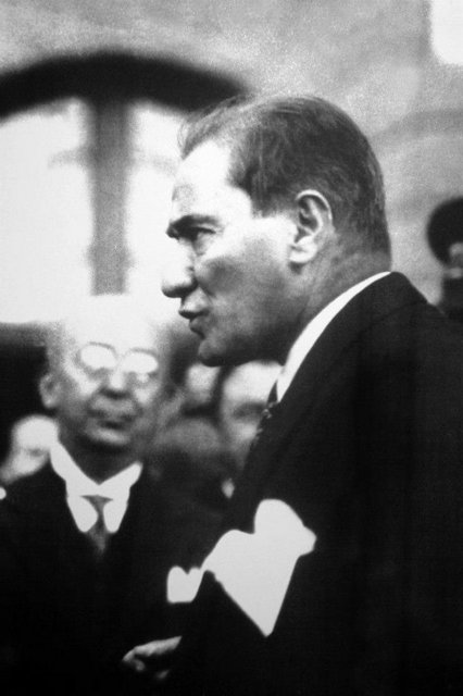 -Biliyorum çocuğum, onu bildiğim için böyle konuşuyorum, diye karşılık verdi.