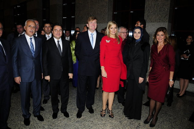 HÜSEYİN AVNİ MUTLU, ALİ BABACAN,  HOLLANDA KRALİYET VELİAHT PRENSİ WILLEM ALEXANDER VE EŞİ PRENSES MAXIMA,ZEYNEP BABACAN, OYA ECZACIBAŞI 