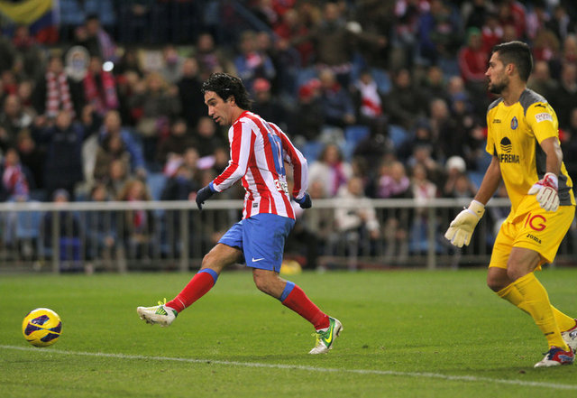 - El Pais gazetesi ise Kolombiyalı Radamel Falcao'nun gol atamadığı maçta Atletico Madrid'de ''Meşaleyi Arda ve Adrian'ın taşıdı'' ifadelerini kullandı.