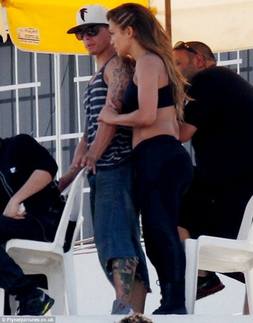 JENNIFER LOPEZ