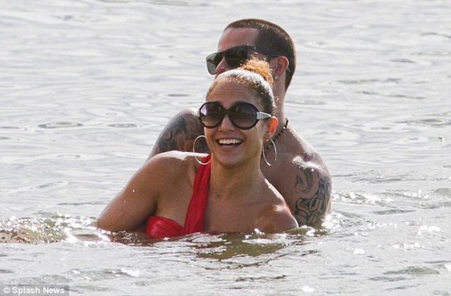 JENNIFER LOPEZ